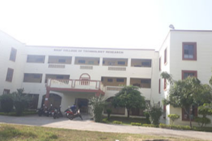 https://cache.careers360.mobi/media/colleges/social-media/media-gallery/3364/2019/4/1/College Building view of RKDF College of Technology and Research Bhopal_Campus-view.png